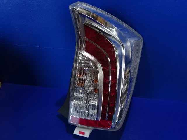 トヨタ プリウス ZVW30 30系 純正 右 テールランプ 後期 47-55 B3-3-4