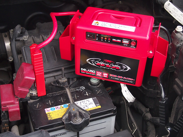 低価，本物保証 DELAMO 12V車用 ジャンプスターター 高出力 500A 過充電防止 USBポート エンジンスターター バッテリーブースター 充電器 1年保証