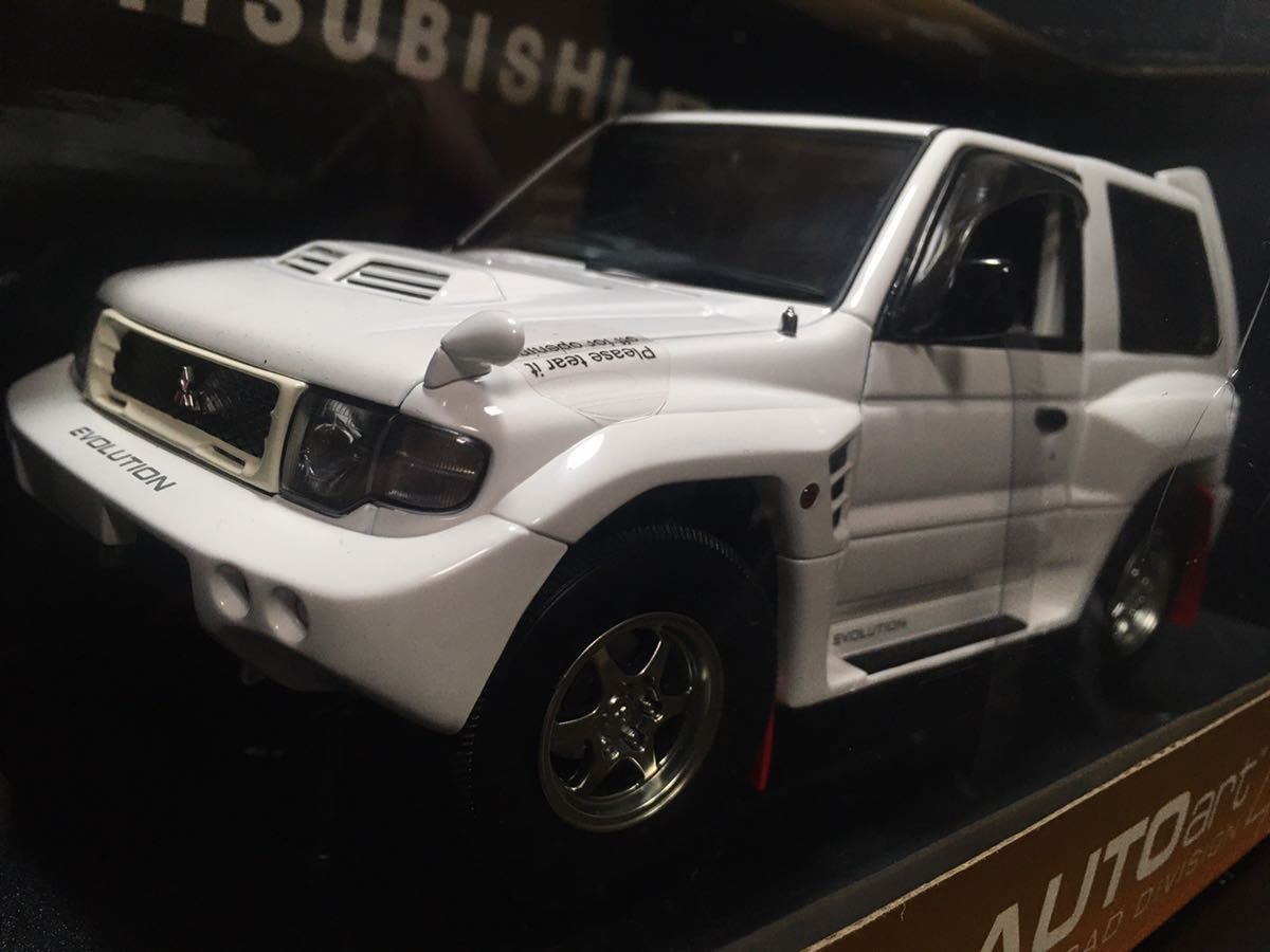 Aa.オートアート 1/18 ミツビシ パジェロ エボリューション （ホワイト