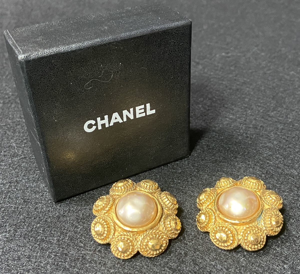 □ CHANEL シャネル ビンテージ イヤリング パール 真珠 ゴールド