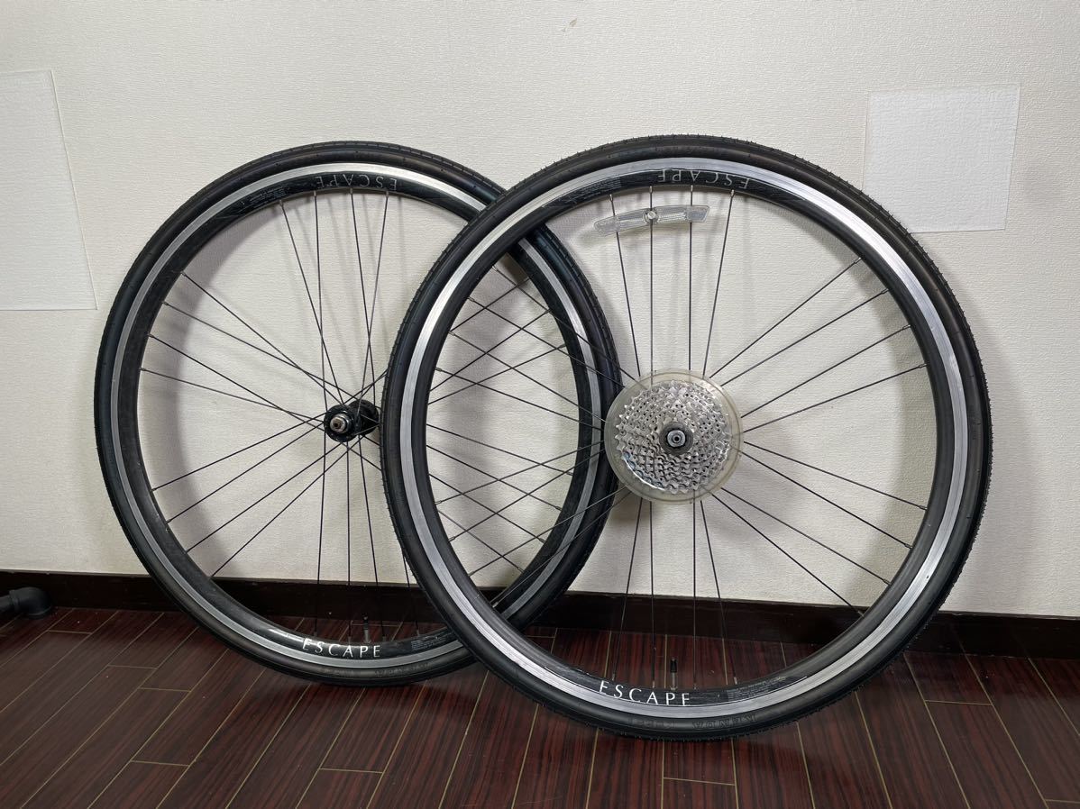 GIANT ESCAPE 前後ホイール 700×28C タイヤ（KENDA） スプロケット付き