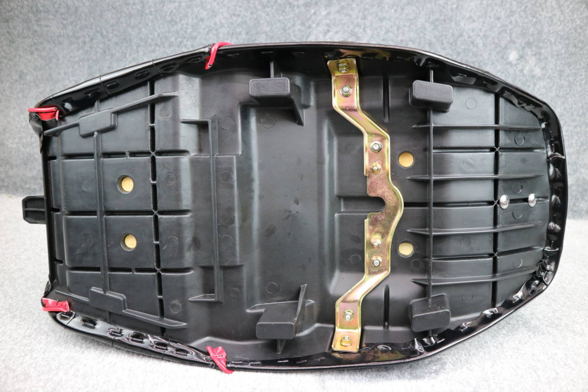 ZRX400 エナメルタックロールシート黒×赤