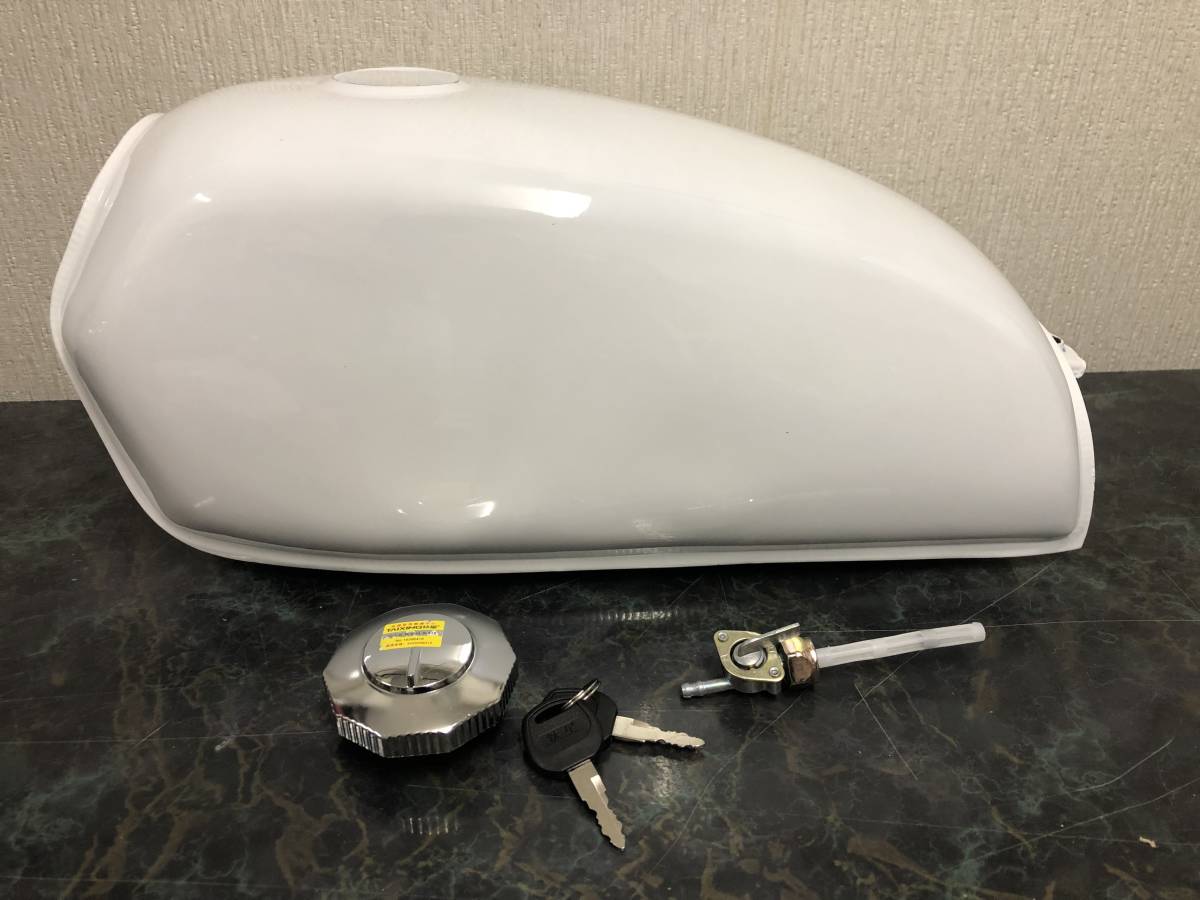 ☆汎用タンク 大容量8Ｌ ビッグタンク 新品 ピュアホワイト（艶