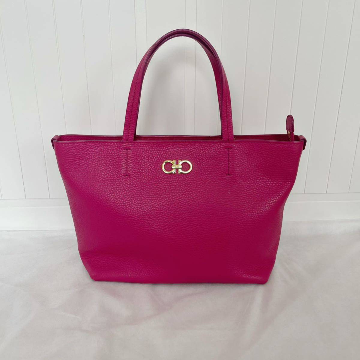 サルヴァトーレフェラガモ　レザー　トートバッグ　ダブルガンチーニ