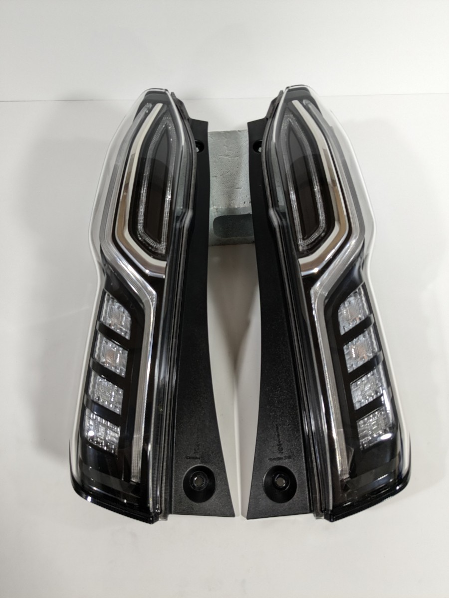 ホンダ純正 JF3/JF4 N-BOXカスタム LED テールライト 左右セット