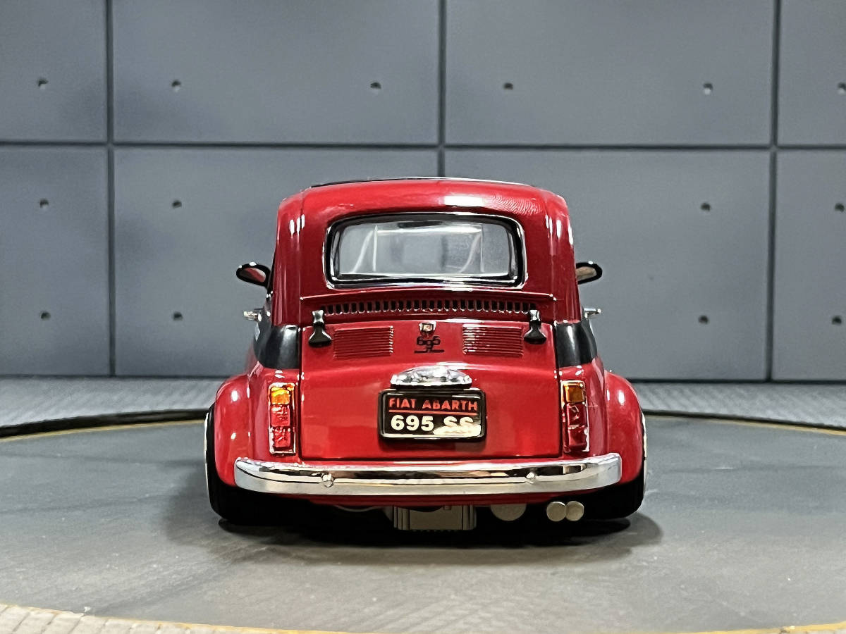 yat ming】DIE-CAST METAL Collction 1/18 FIAT 1963 ABRTH 695SS (RED