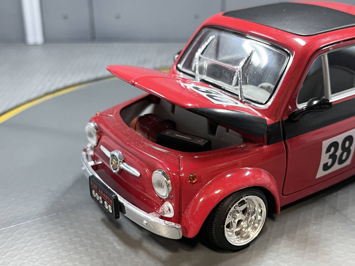 yat ming】DIE-CAST METAL Collction 1/18 FIAT 1963 ABRTH 695SS (RED