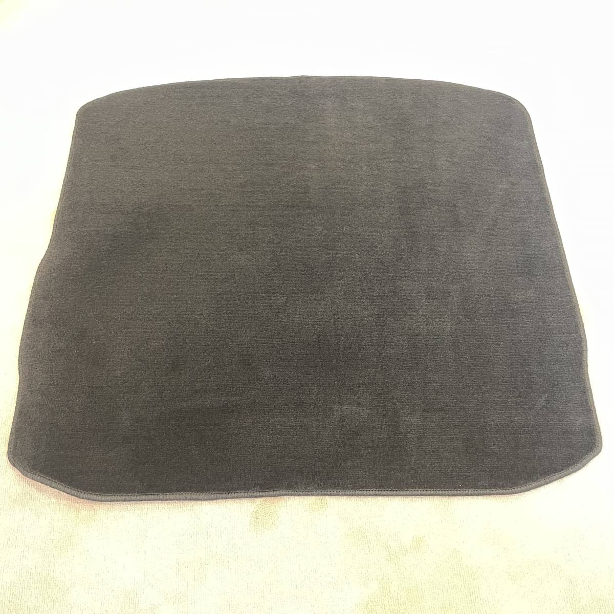 【新品未使用　開封のみ】AUDI アウディ A3セダン 8V系 トランクマット ラゲッジマット