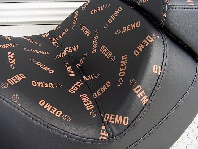ハーレー純正リーチツーアップシート Harley-Davidson 純正 リーチ