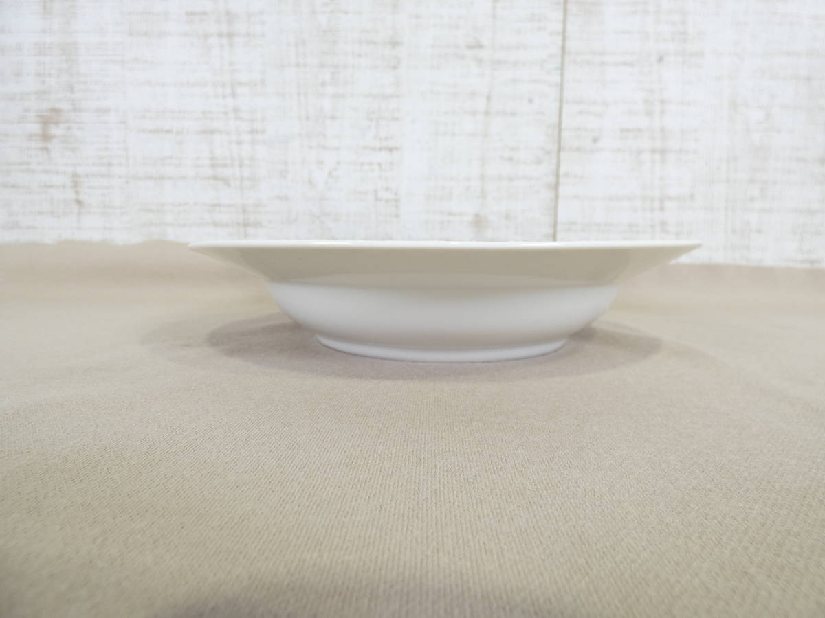 ○Royal Copenhagen ロイヤルコペンハーゲン ホワイト フルーテッド 