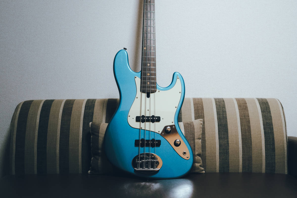 美品！ LAKLAND USA US 44-60 Lake Placid Blue(エレキベース本体 