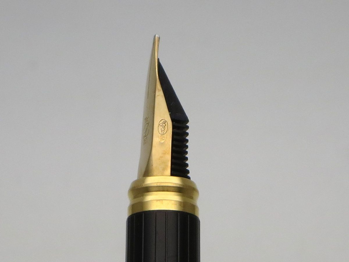 1000円スタート 万年筆 S.T.Dupont デュポン ペン先18ct 750刻印 LAQUE