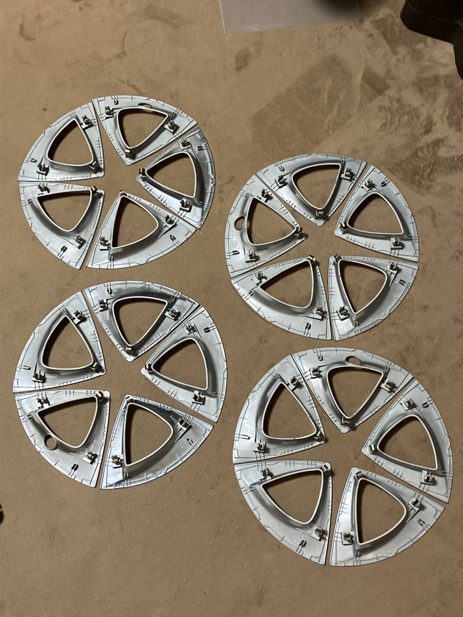 TOYOTAプリウス50系 ホイールアクセントピースシルバー （50系プリウス 
