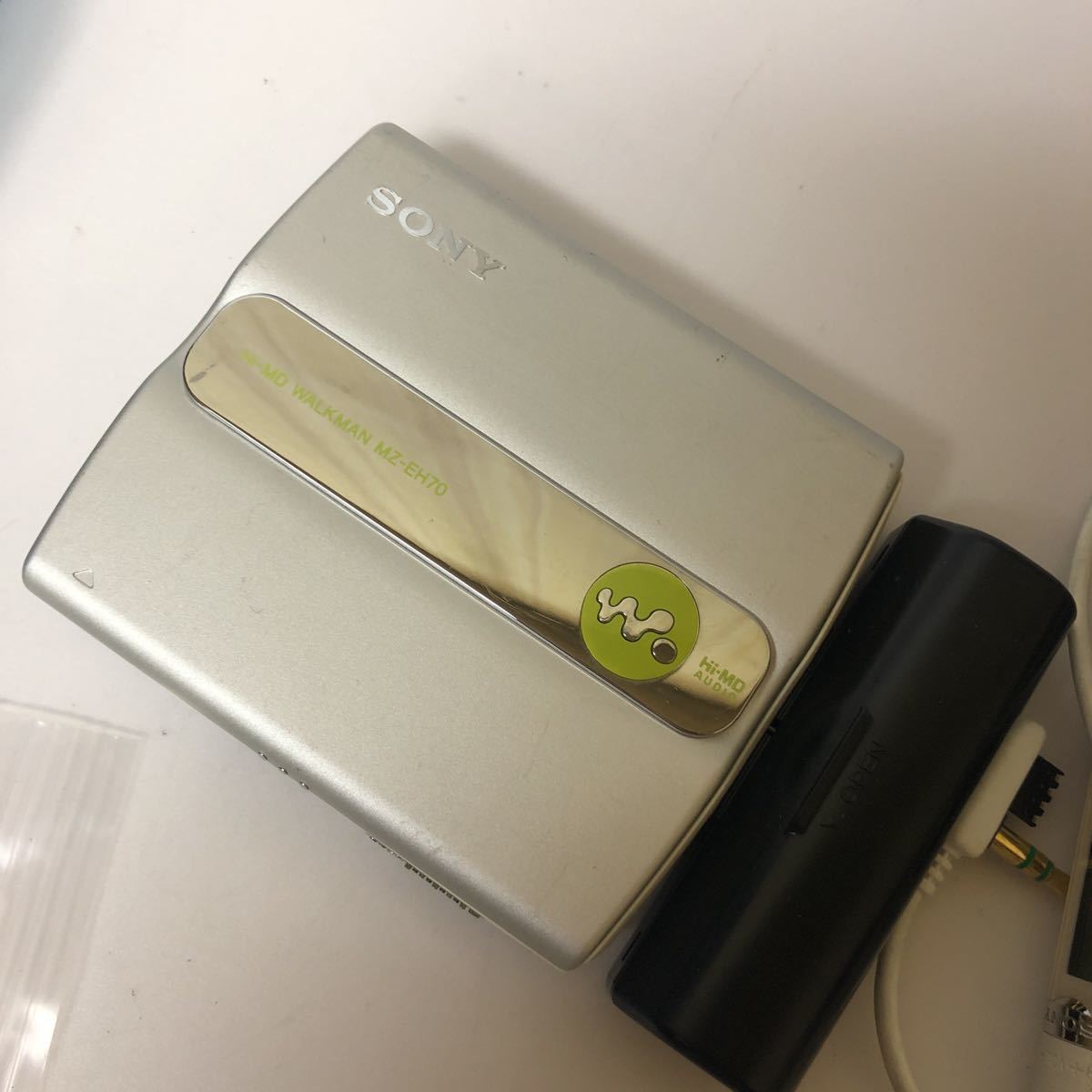 ジャンク品！　SONY　mz-eh70　MD　WALKMAN ジャンク】SONY MZ-EH70ポータブルMDプレーヤー WALKMAN ウォークマン