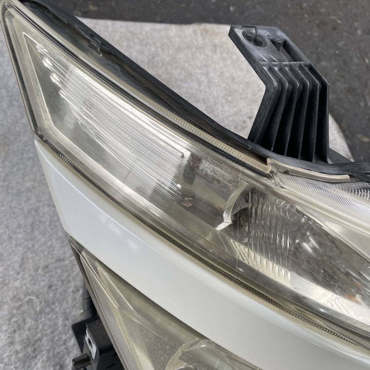日産 エルグランド TE52 前期 純正 ヘッドライト HID 右（運転席側 