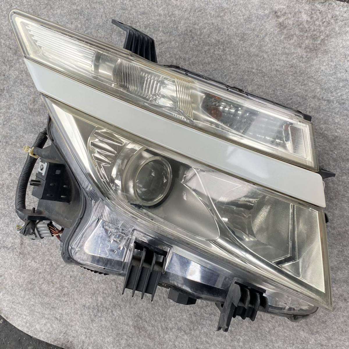 ステー折れ無し 日産 エルグランド 52 E52 TE52 ヘッドライト 左 KOITO  