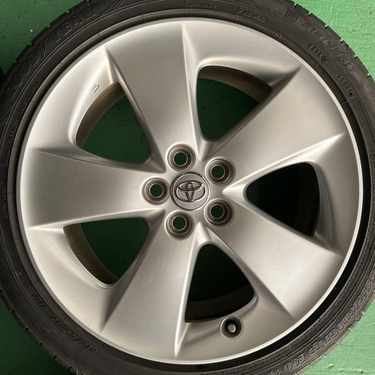 ZVW30 トヨタ プリウス30系 シーリング 純正ホイール 17インチ PCD100