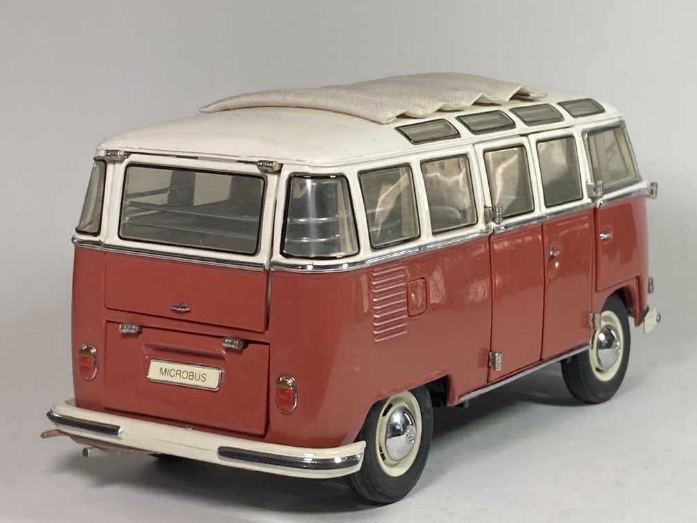 n*s様 フランクリンミント　ワーゲンバス1/24 ワーゲンバス Volkswagen Microbus 1962 1/24サイズ 全長約18cm