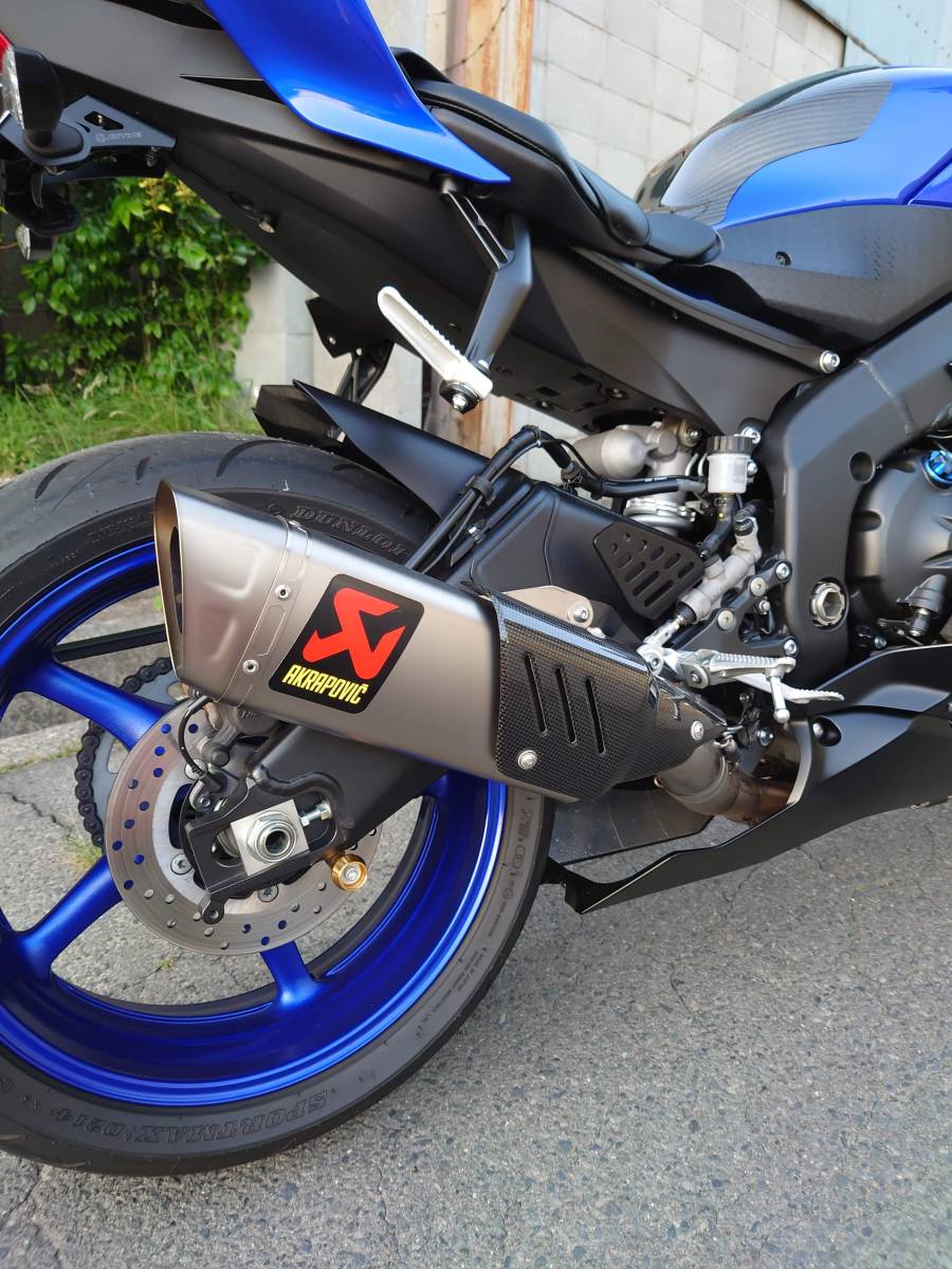 YAMAHA YZF-R6 レーシングライン フルエキゾーストマフラー AKRAPOVIC