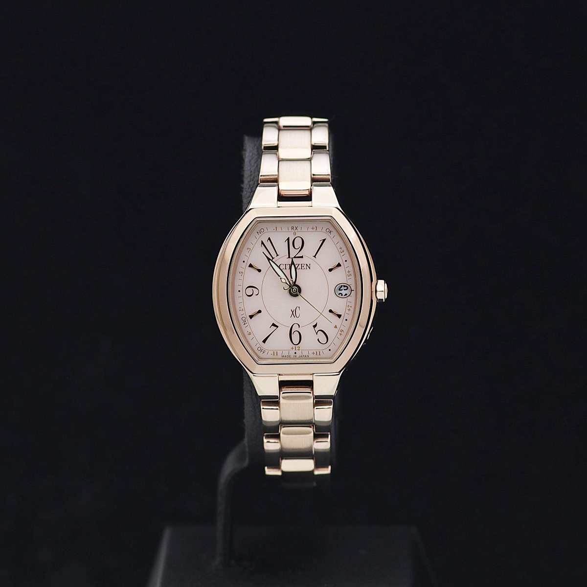 ハッピーフライト サクラピンク xC クロスシー 稼働品citizen トノー