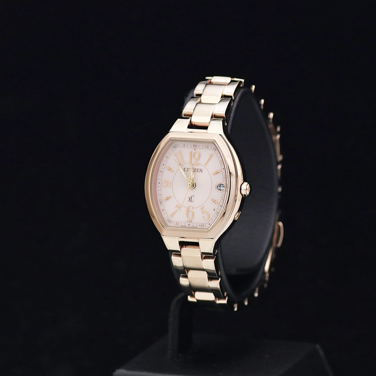 ハッピーフライト サクラピンク xC クロスシー 稼働品citizen トノー