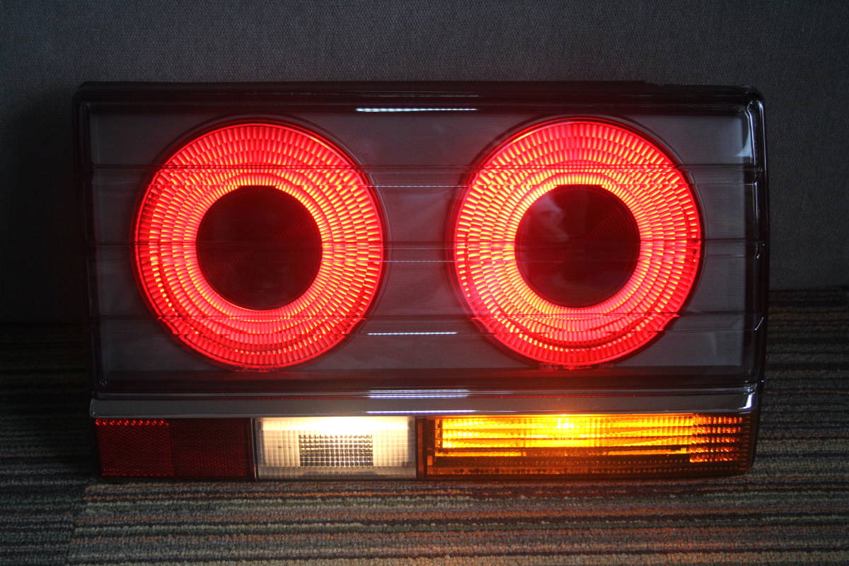 お年玉価格！鉄仮面テール 左 送料無料！ ニッサン スカイライン DR30