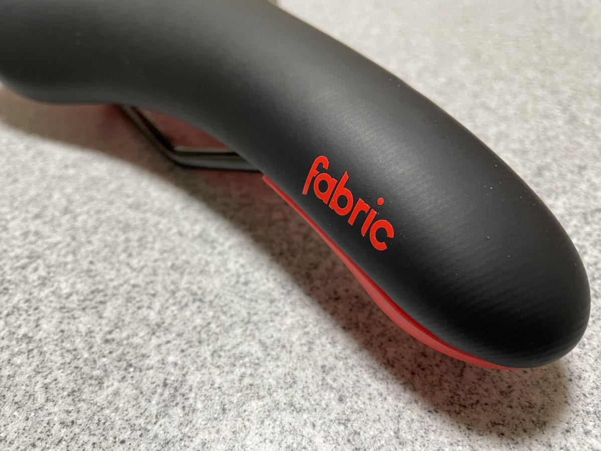 送料無料 fabricのサドル Cannondale hooligan 純正サドルです。キャノンデール フーリガン