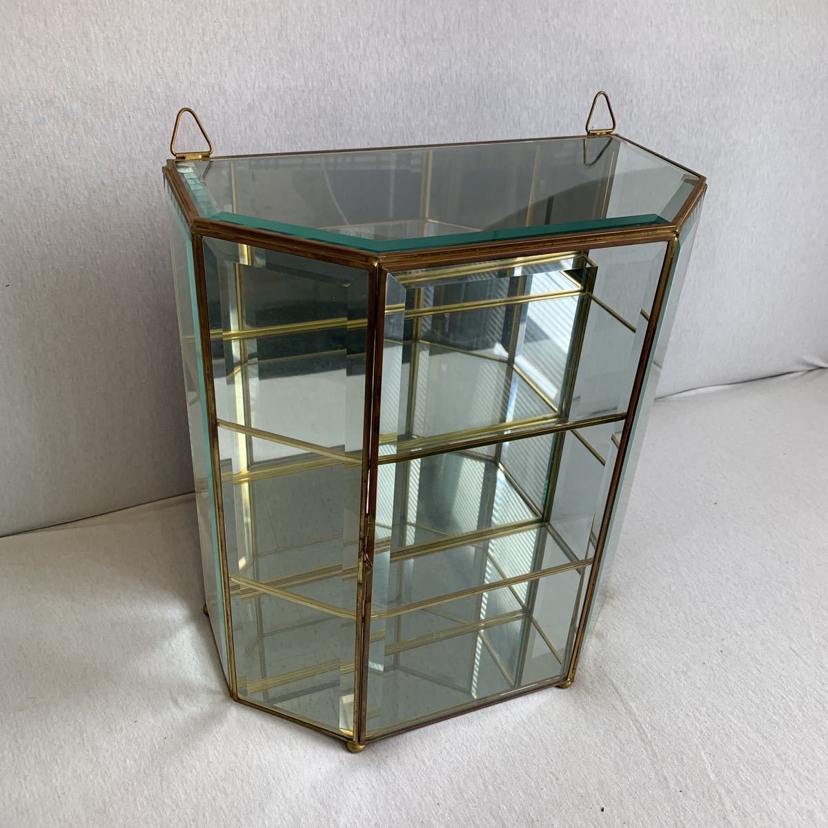 コレクションケース ガラスケース　壁掛け ok 卓上 ok 三段　肉厚ガラス5mm 真鍮 枠　　新品　保管品