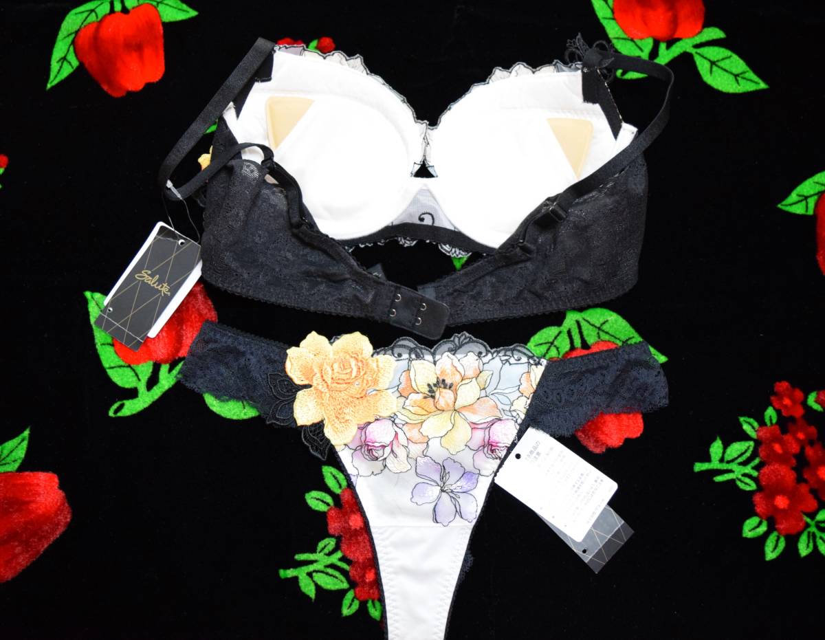 ワコール⁄サルート 63G チリ 新品タグ付 P-upブラショーツC65