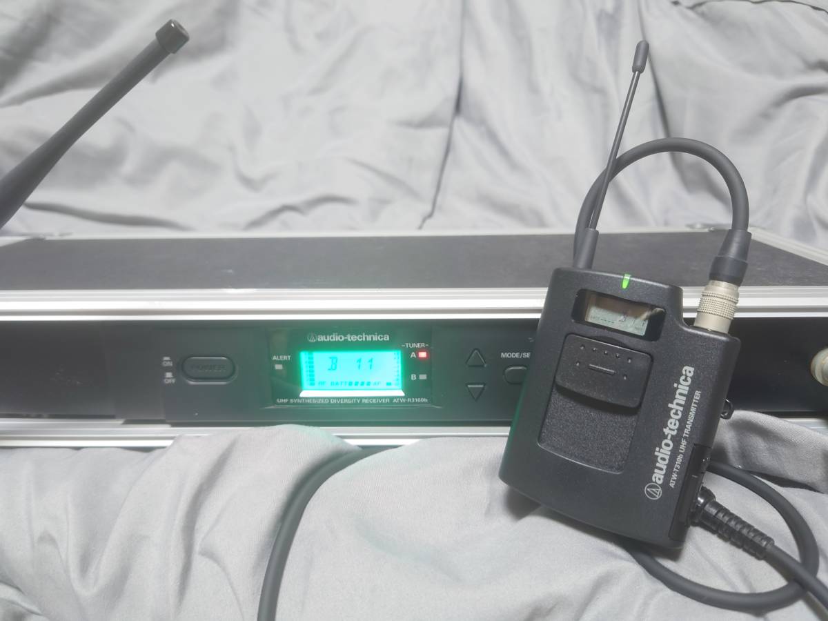 audio-technica ATW-3110bJ / オーディオテクニカ 800MHz帯 UHFワイヤレスシステム ラックケース付き