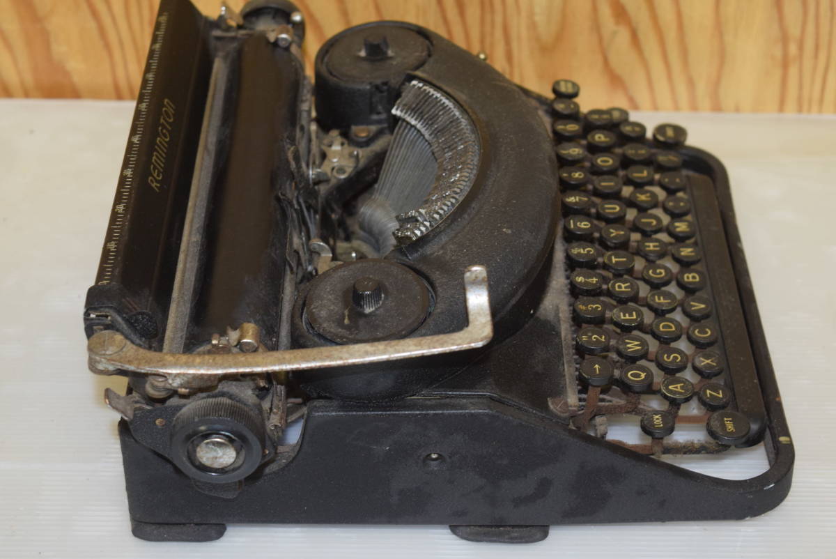 現状品】タイプライター レミントン REMINTON 黒 ブラック レトロ （宮