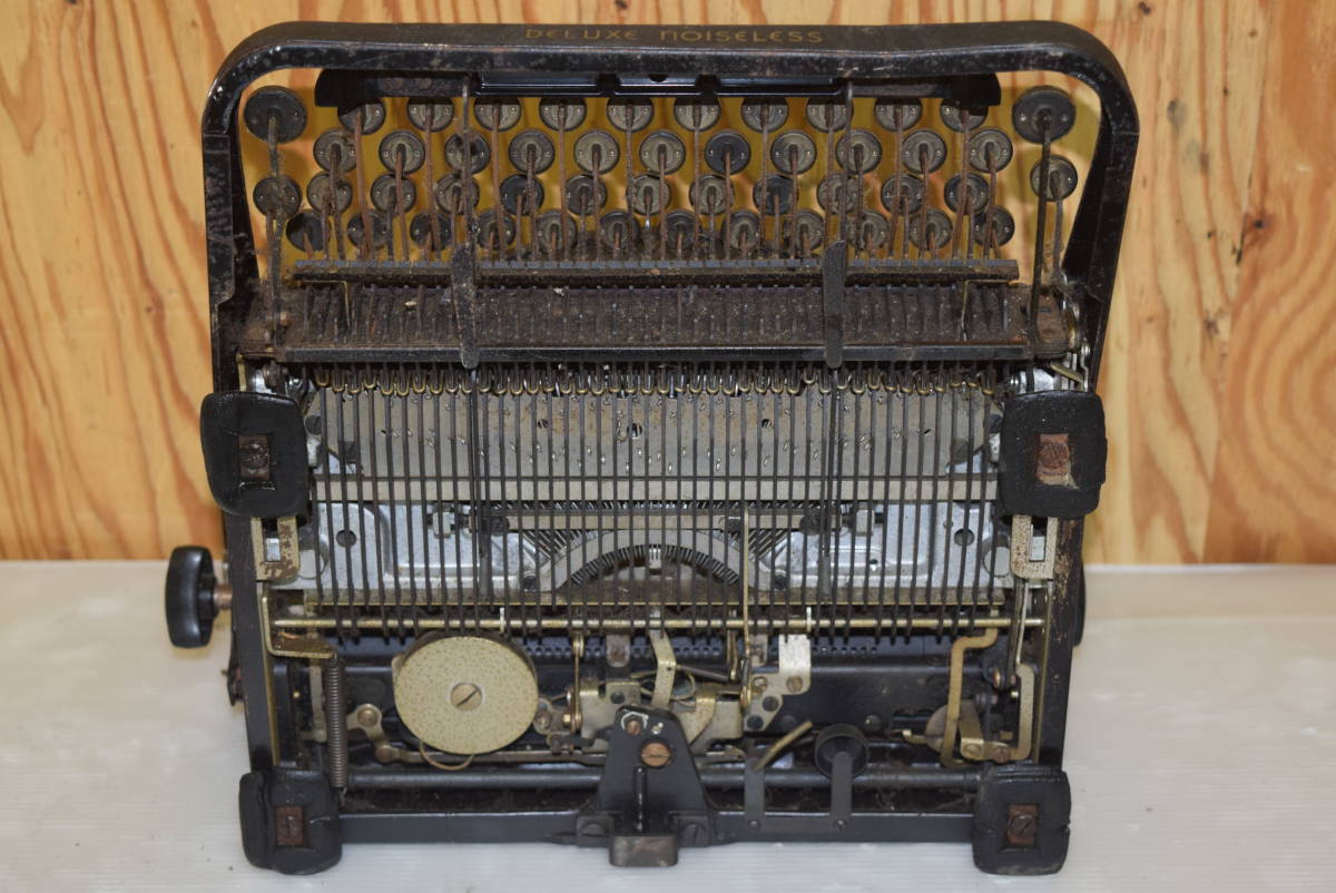 現状品】タイプライター レミントン REMINTON 黒 ブラック レトロ （宮