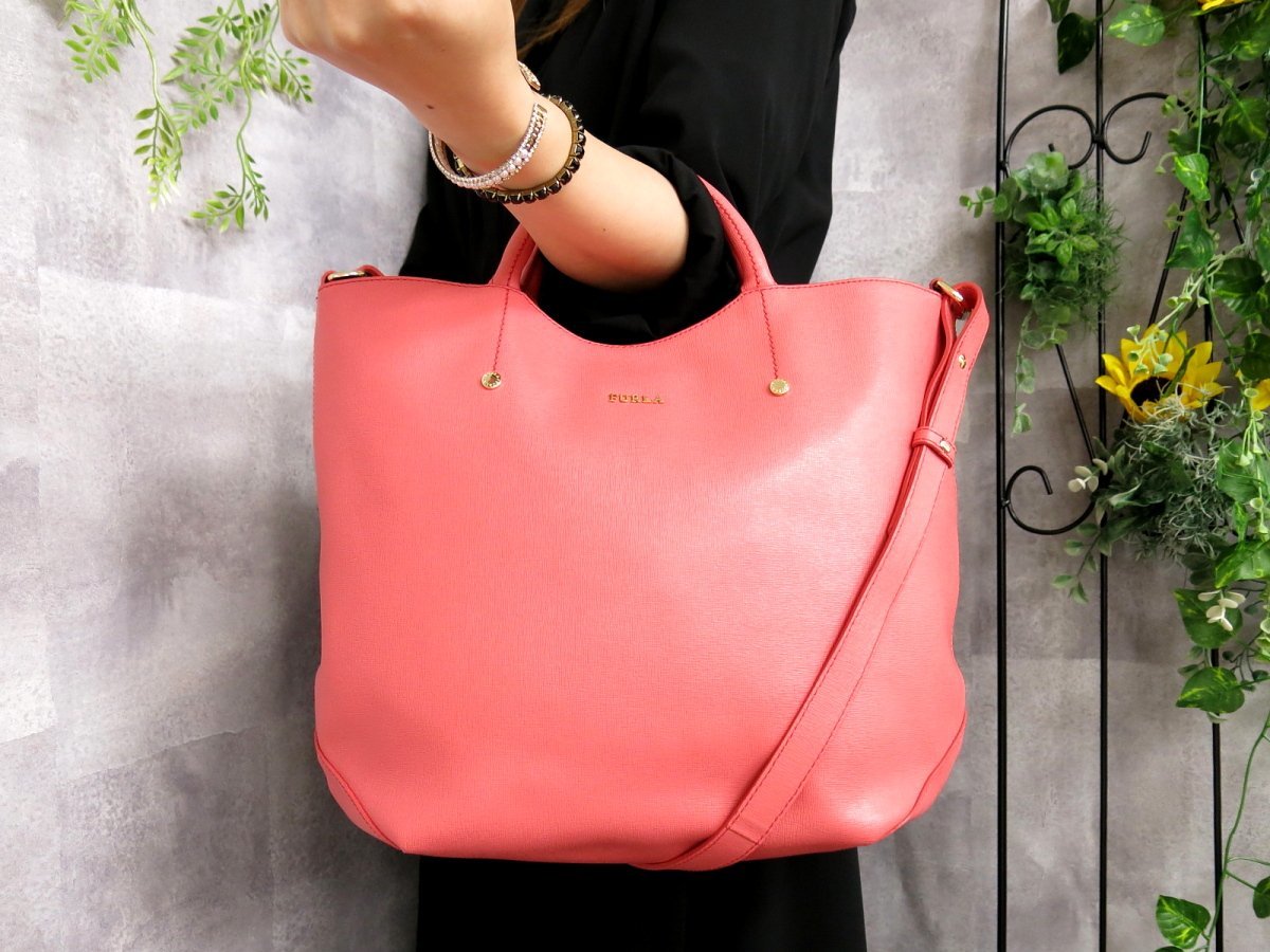 ●超美品●新品同様●FURLA フルラ●アリッサ●カーフ レザー 本革●2way トート バッグ●サーモンピンク●G金具●A4 収納 かばん●Js38215