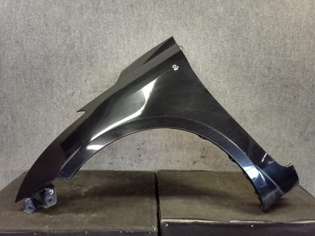 AKE919スイフト DBA-ZC72S 左フロントフェンダー K12B ZMV 57711-71L00 018652