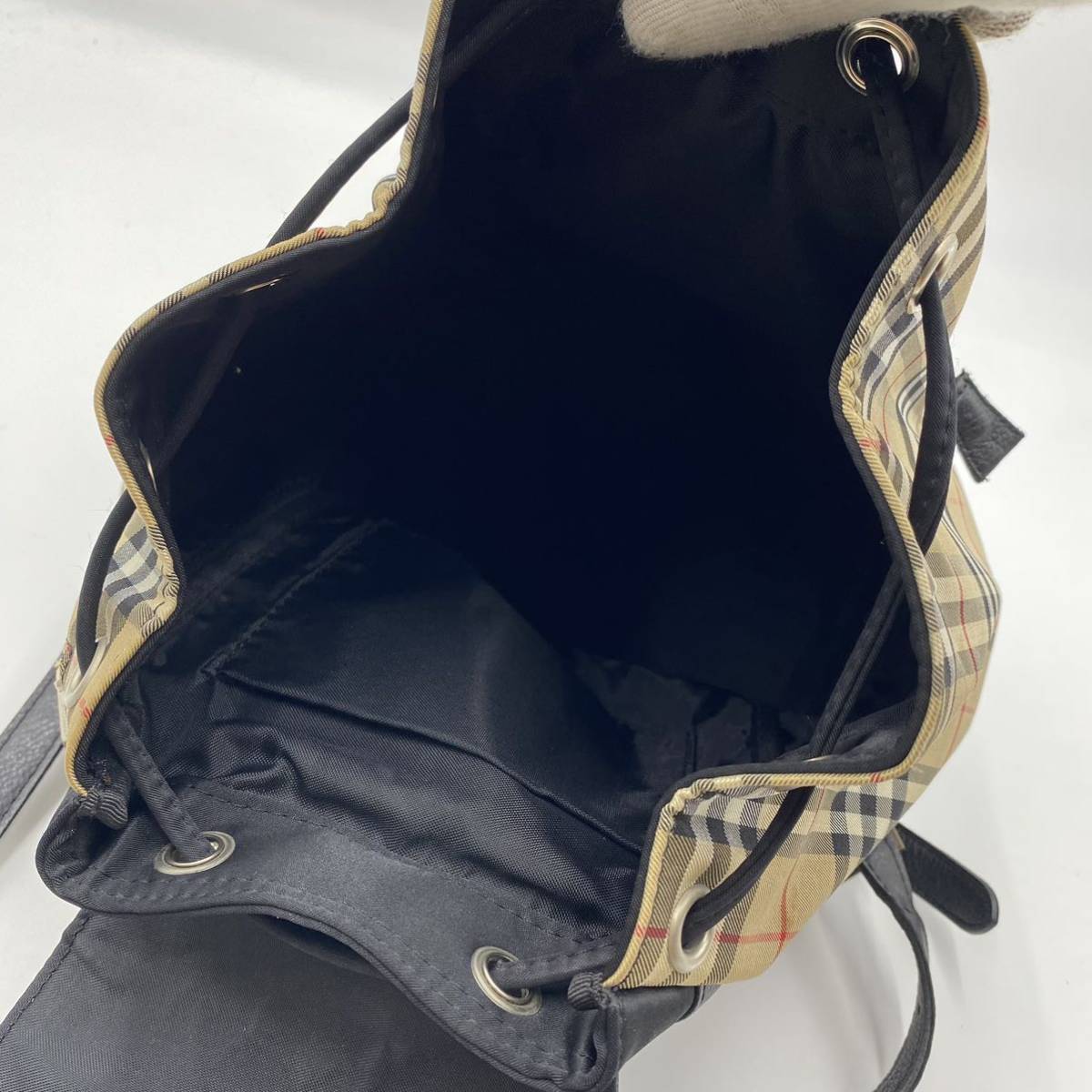 美品 バーバリー リュック ノバチェック ゴールド金具 チャーム付き 
