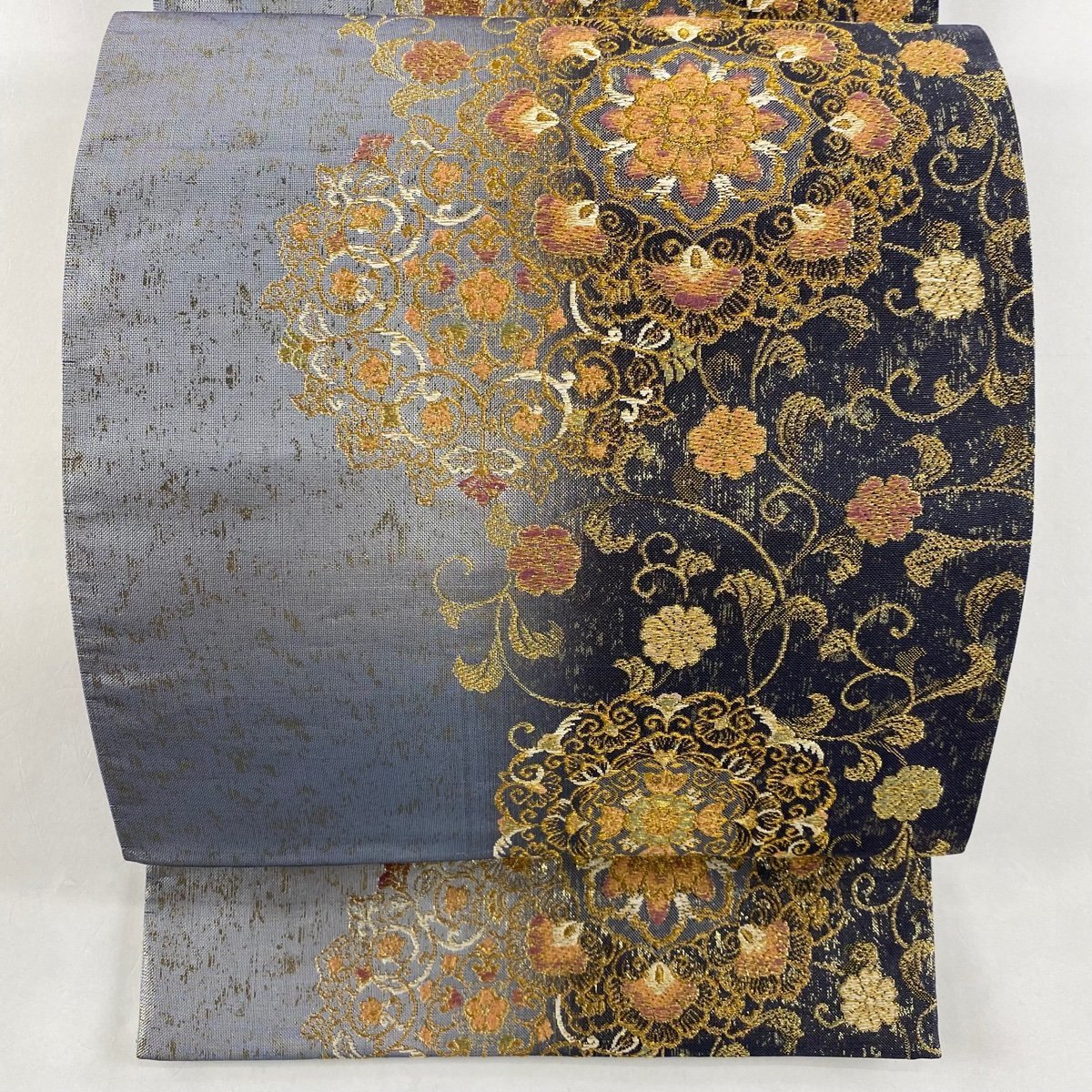 袋帯 美品 秀品 華文 花唐草 金糸 箔 灰色 六通 正絹 【中古】 袋帯