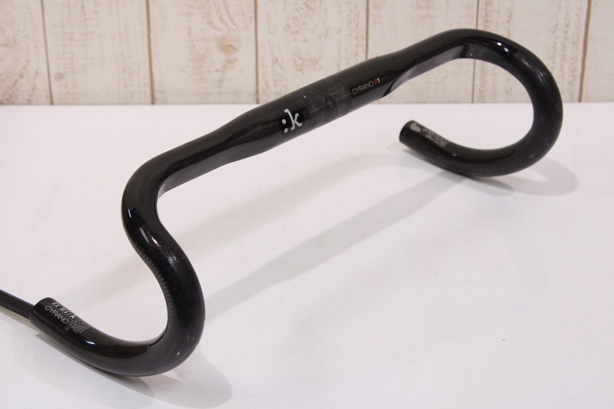 自転車 Fizik (フィジーク) Cyrano R1 ドロップハンドル 400mm