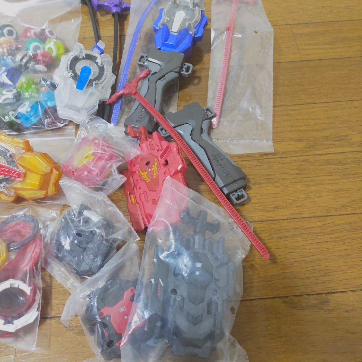 ベイブレードバースト 神〜DBまで色々セット 未使用あり 断捨離出品