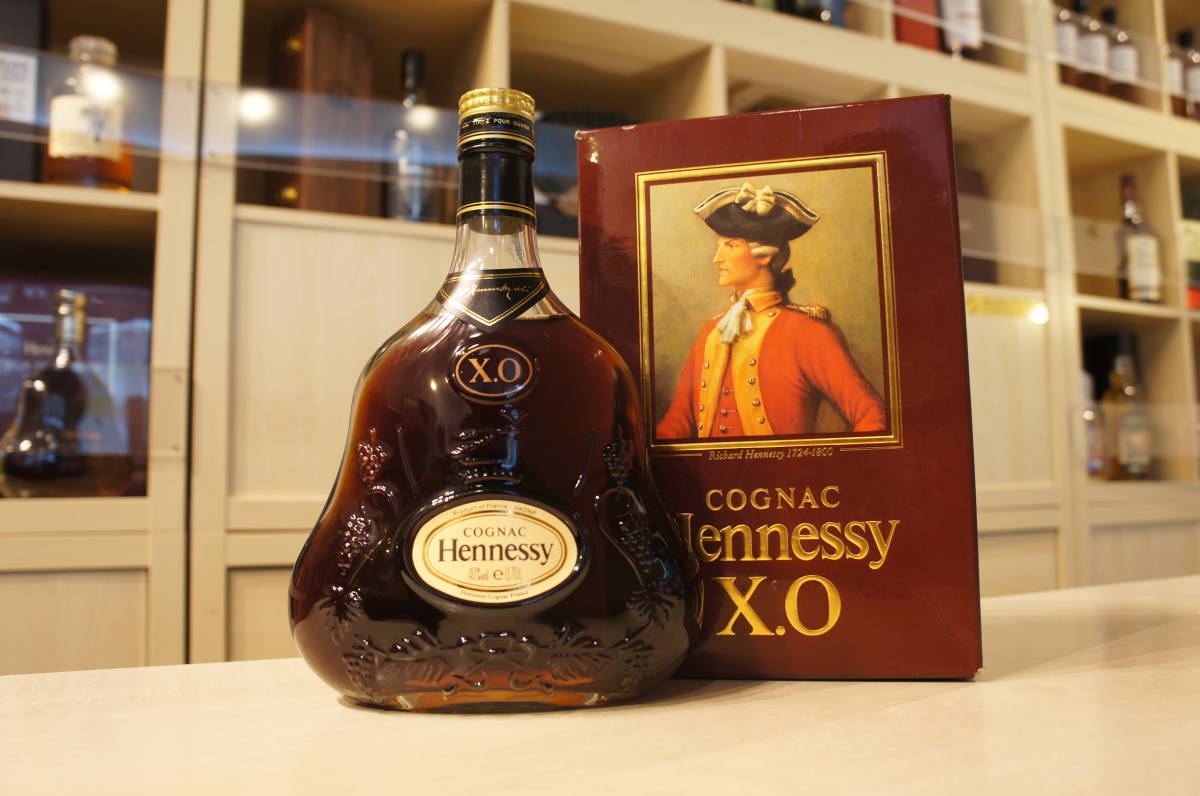 70821 Hennessy (ヘネシー) XO 金キャップ 700ml 40% 箱付 70821 Hennessy (ヘネシー) XO 金キャップ 700ml 40% 箱付