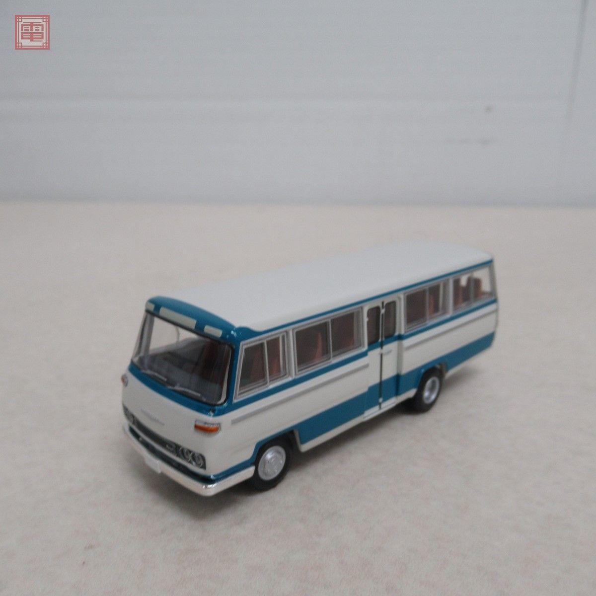 トミカリミテッドヴィンテージネオ LV-N51a ニッサン シビリアン