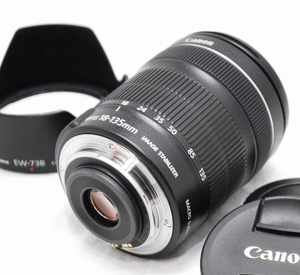 新品級の超美品・純正フード付き】Canon キヤノン EF-S 18-135mm F3.