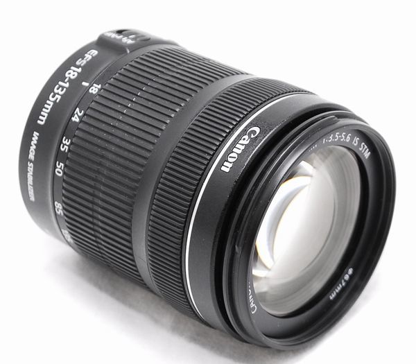 新品級の超美品・純正フード付き】Canon キヤノン EF-S 18-135mm F3.