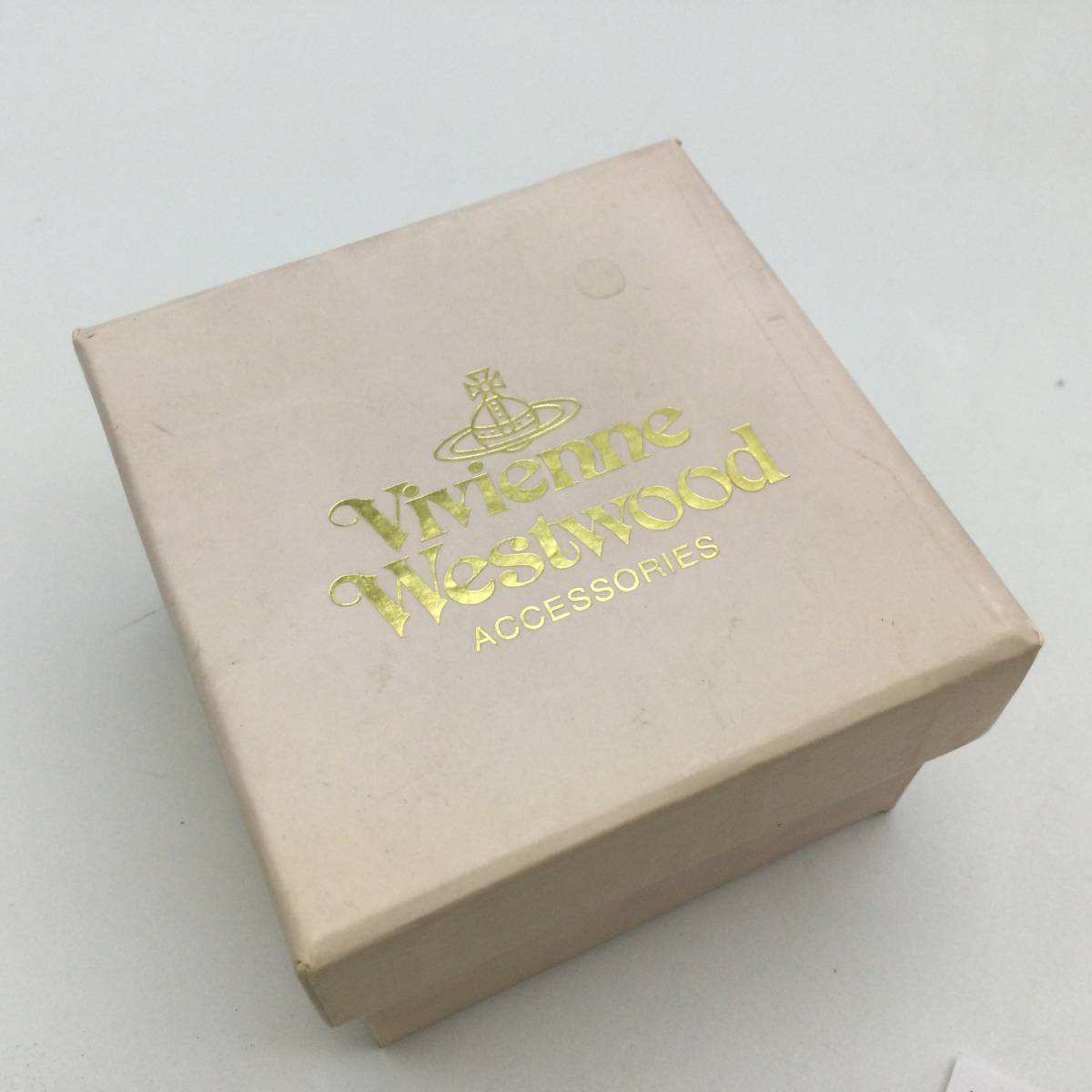 F36＃ Vivienne Westwood ヴィヴィアン・ウエストウッド オーブ 