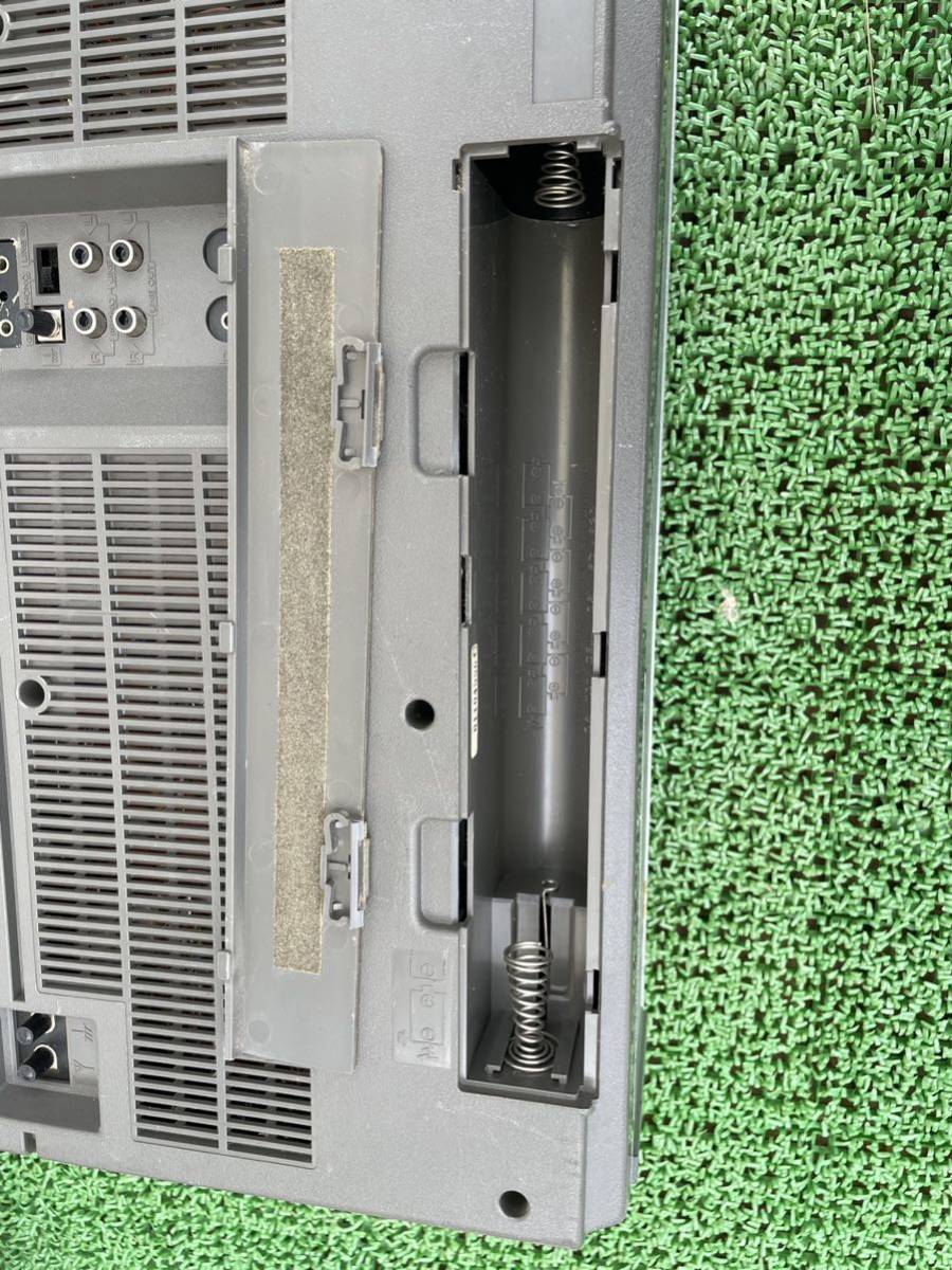 日立　HITACHI　ラジカセ　PERDiSCO ＴＲＫ-８８００RM 通電ラジオ確認OK、かセト未確認ジャク品