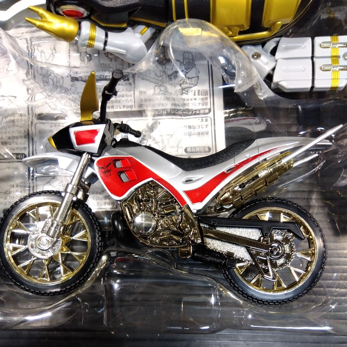 開封済 中身未使用 仮面ライダークウガ DXトライゴウラム ポピニカ