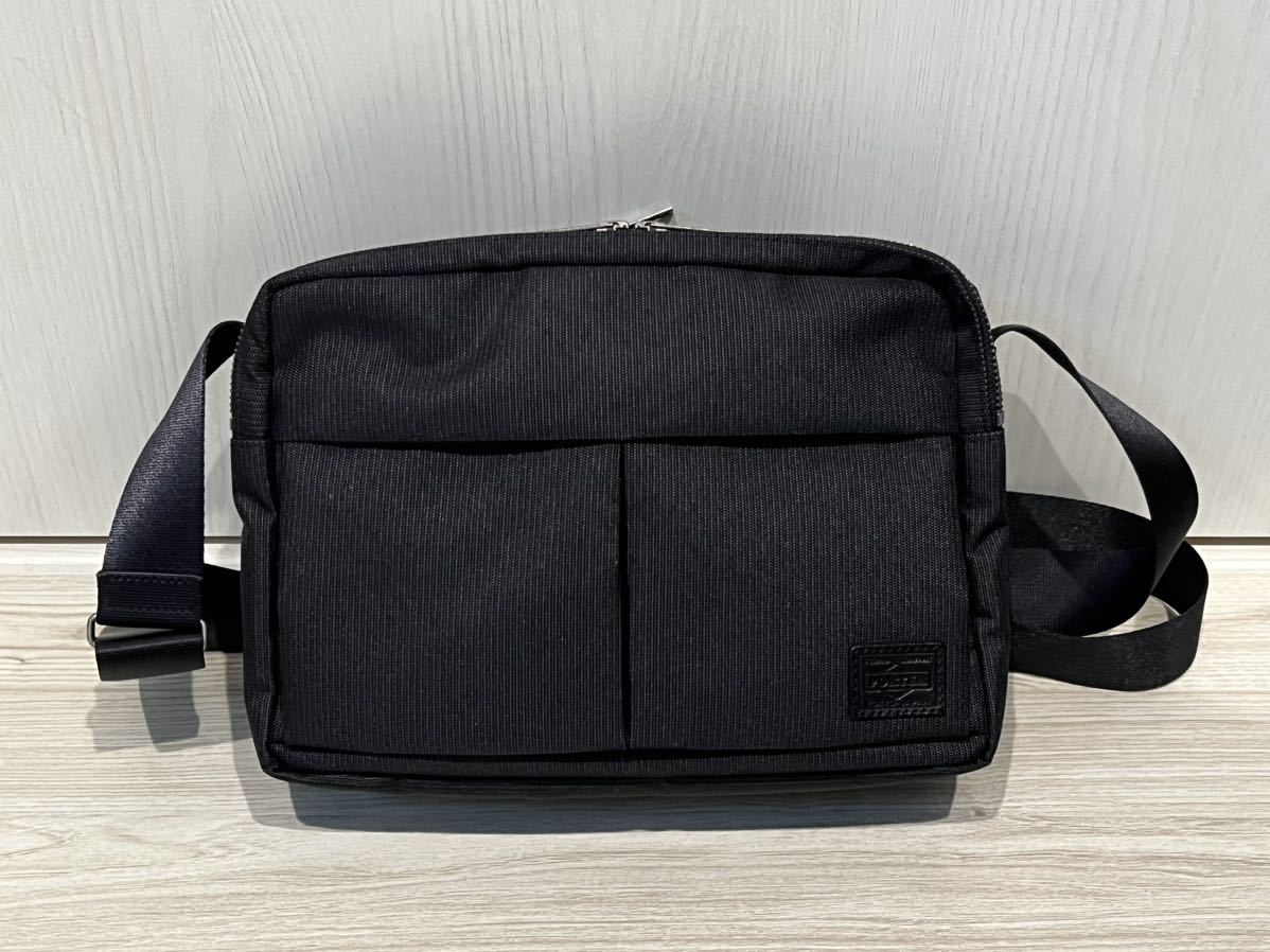 【美品】吉田カバン ポーターショルダーバッグ　フィネス （カラー：ブラック） PORTER FINESSE 鞄