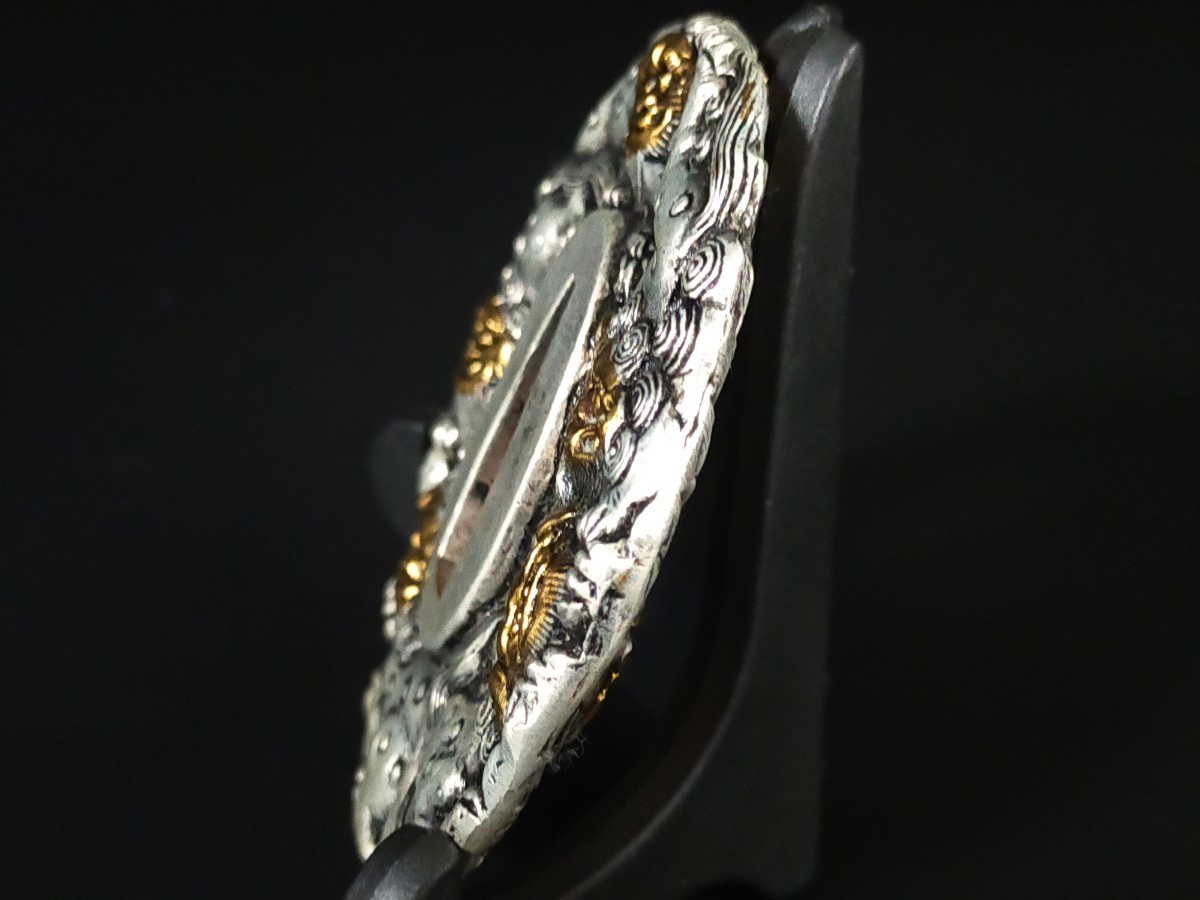 日本刀装具 Q6887 刀鍔 唐獅子の図 銅地 絵金銀 日本刀装具