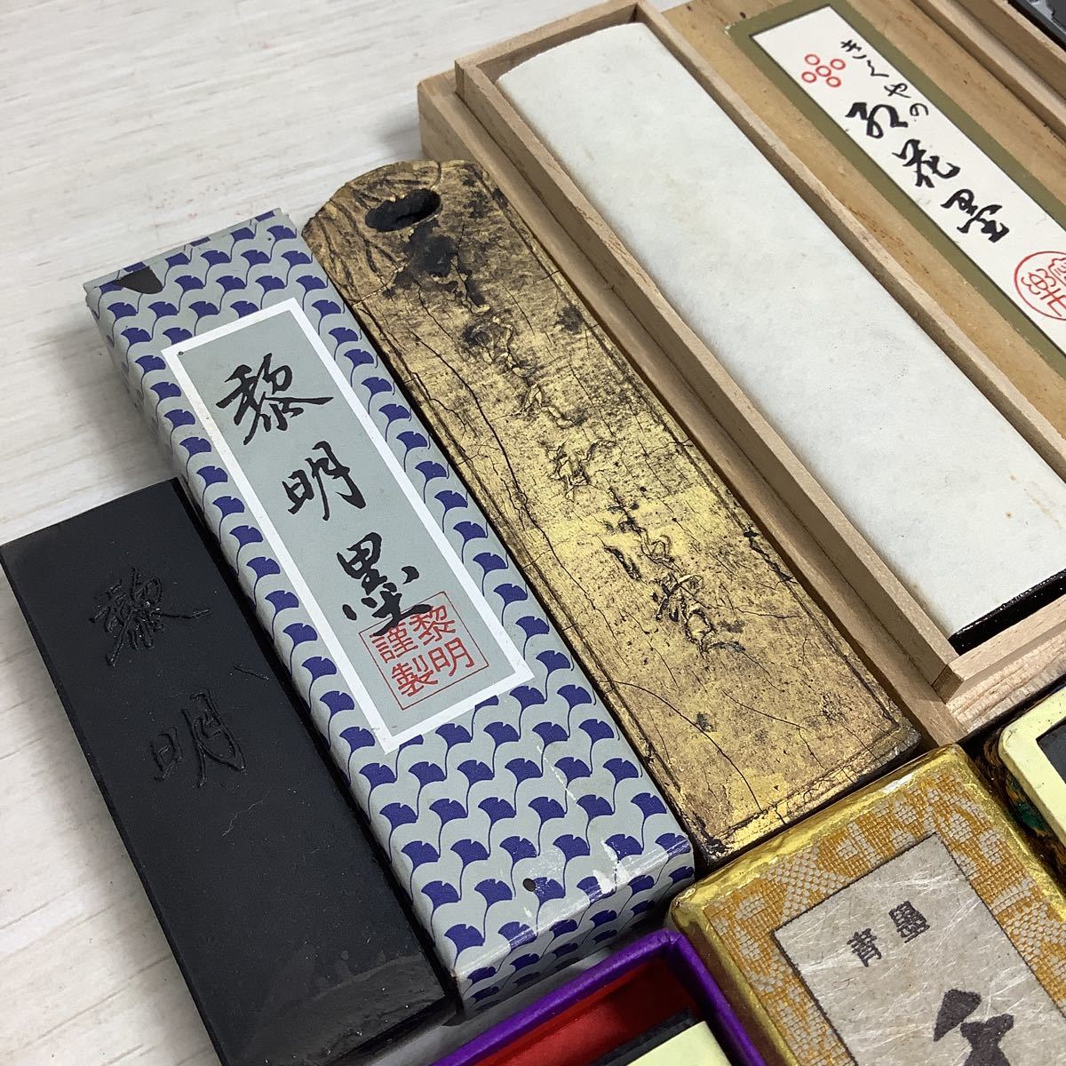 7KO45《古墨 未使用品含む 中国墨 他 大量 まとめて525gセット》木