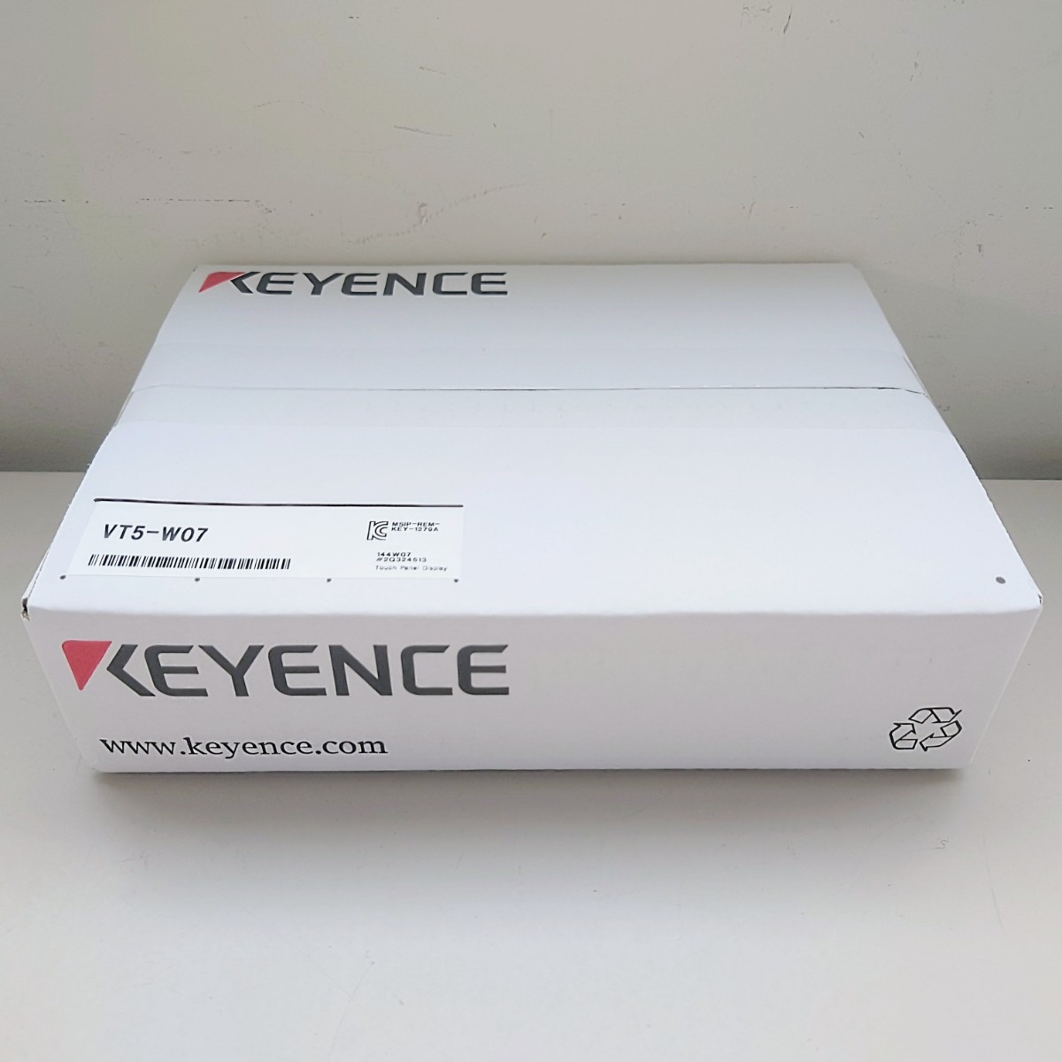 送料込み　新品 KEYENCE 7型 ワイド TFTカラー タッチパネル VT5-W07