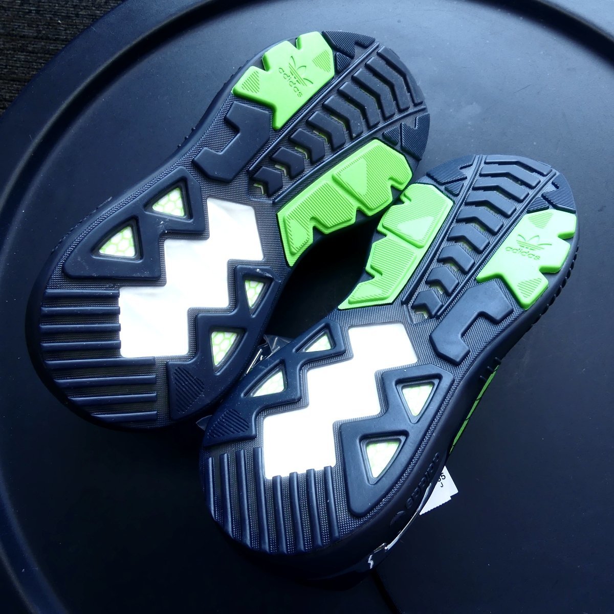 adidas オリジナルス スニーカー OriginalsとKawasakiによるスペシャル